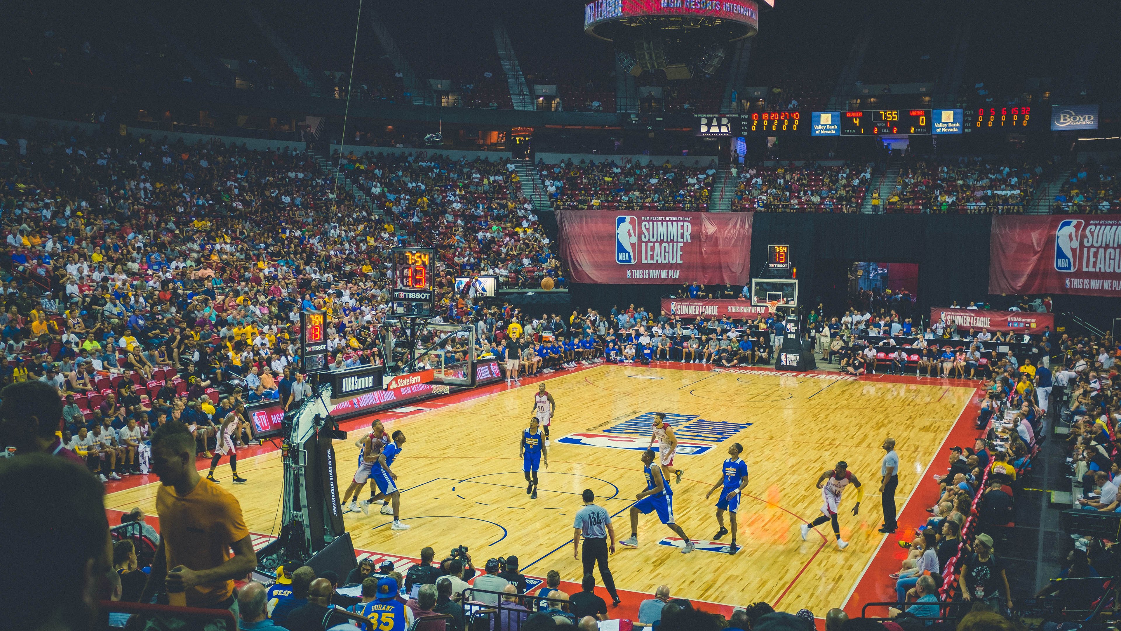 西甲飞跃精彩：每一次突破都令人振奋！